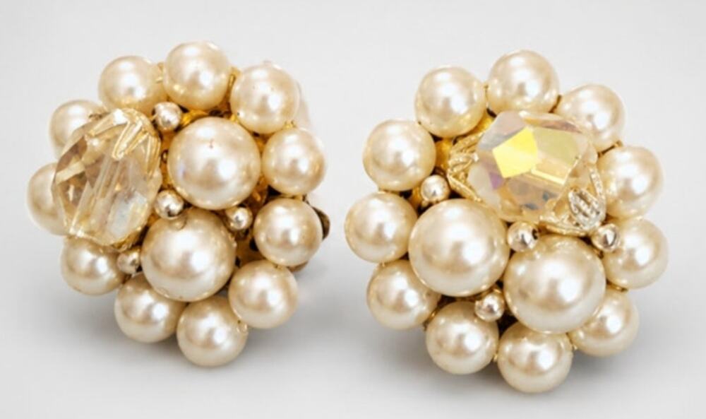 Vintage Beaded Clip On Earrings Faux Pearl & Crystal White Cluster wc-23
